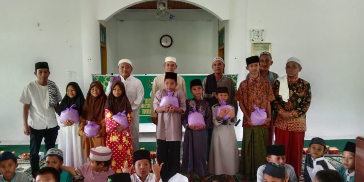 Yayasan Darul Ulum Lamandau adakan Kegiatan Buka Puasa Bersama & Penyaluran Zakat