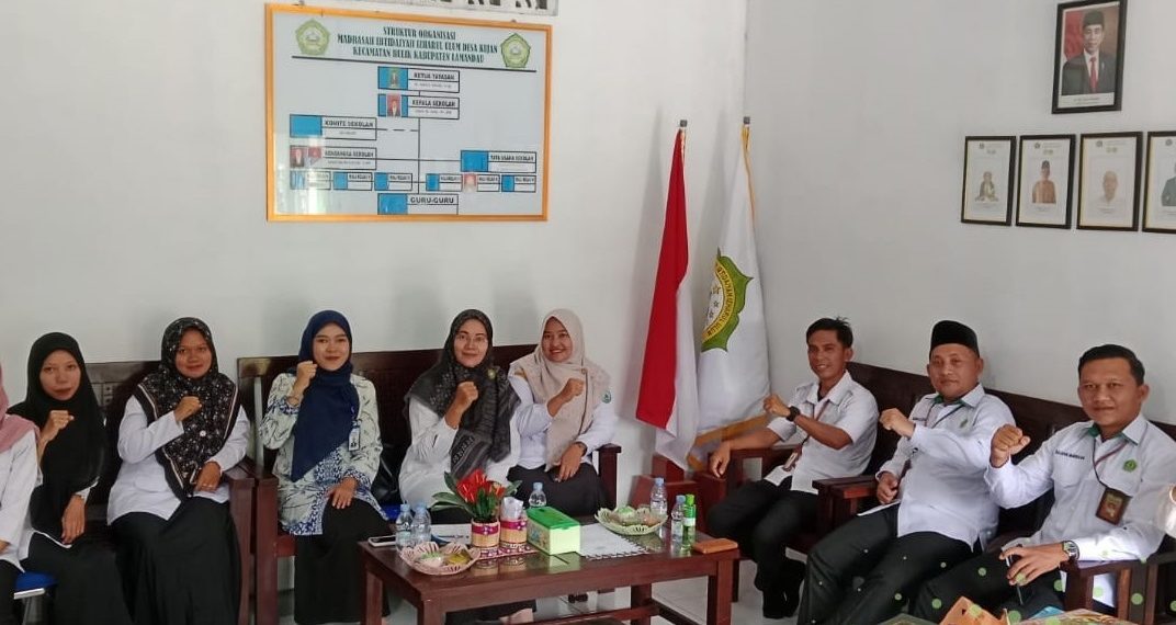 Kunjungan Tim Visitasi Kunjungi MI Izharul Ulum