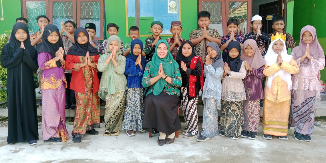 MI Izharul Ulum Meriahkan Hari Kartini 2025 Dengan Mengusung Tradisi & Kreativitas