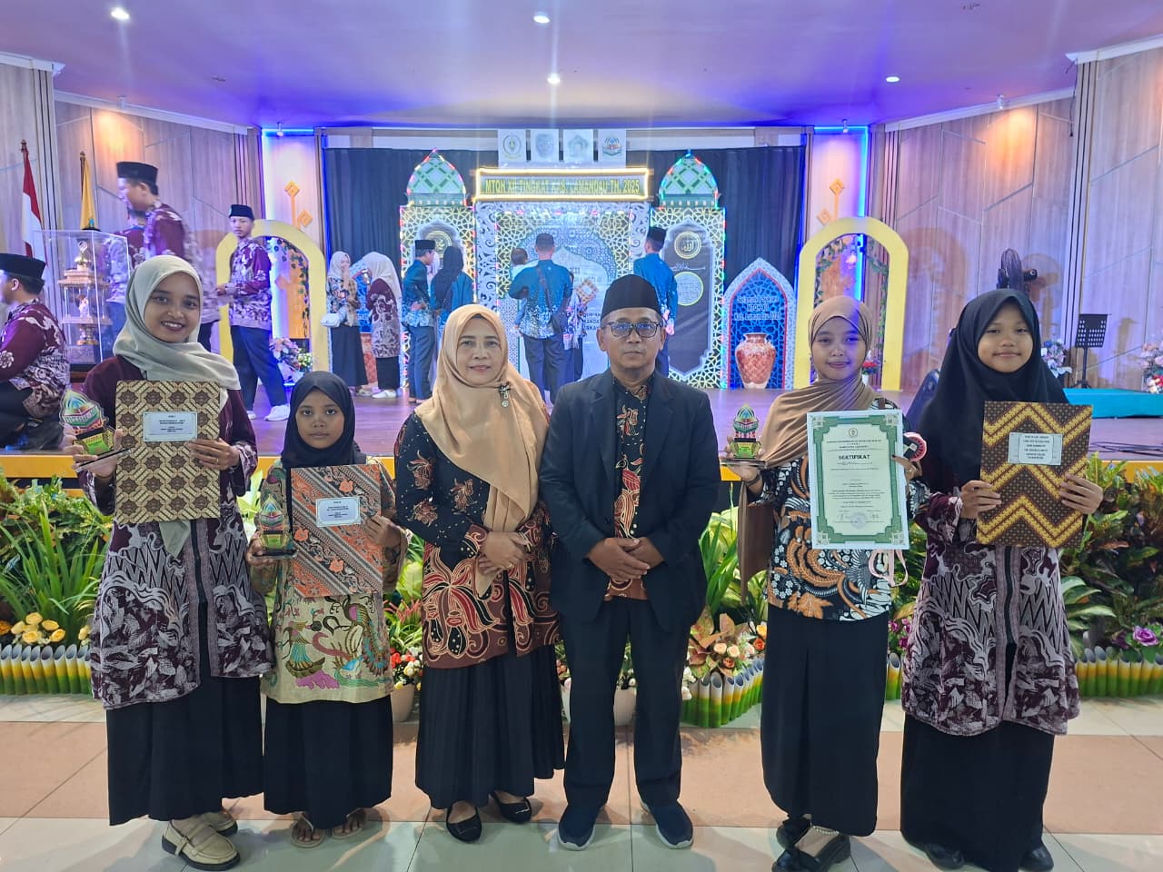 4 Santri & Guru Yayasan Darul Ulum Raih Juara di MTQH XII Lamandau