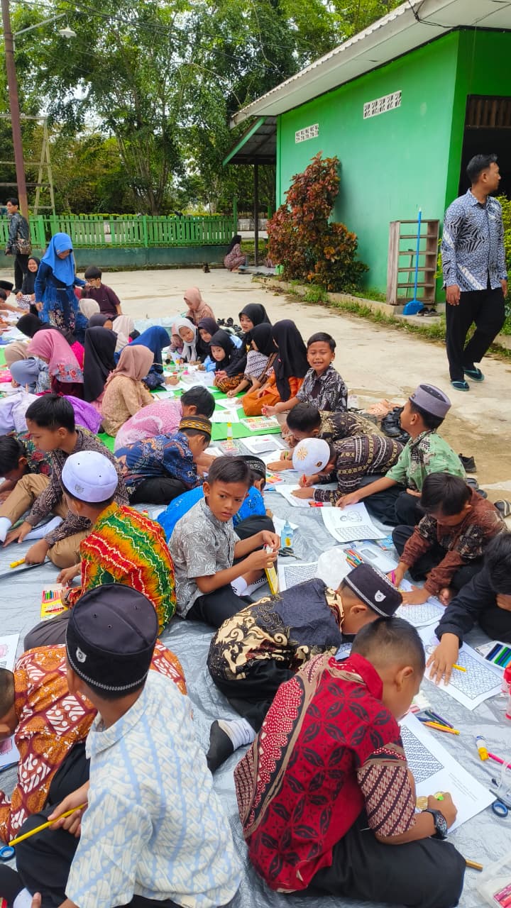 Perayaan Hari Kartini di MI Izharul Ulum