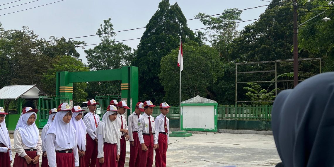 Siswa Kelas 6 MIS Izharul Ulum Ikuti Ujian Akhir Madrasah
