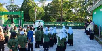Upacara Peringatan Hari Pendidikan Nasional  2026 Di MI Izharul Ulum