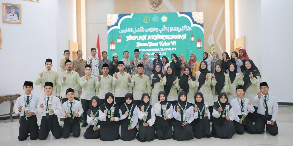 Haflah AkhirussanahMadrasah Ibtidaiyah Izharul Ulum Tahun Pelajaran 2025-2026